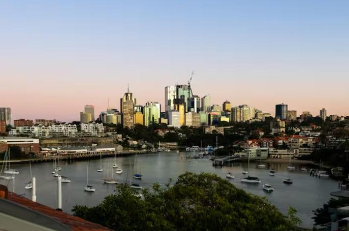 The Attic - Luxury Harbourside Homestay *